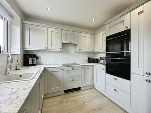 Kitchen- click for photo gallery